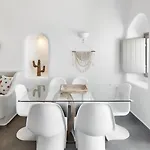 Βίλα -foinikia - Luxury Cave - A Wonderful 2 Bedroom - Hot Tub *