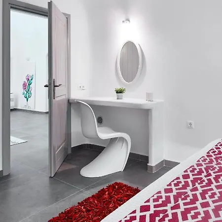 Villa W -foinikia - Luxury Cave - A Wonderful 2 Bedroom - Hot Tub Foinikiá