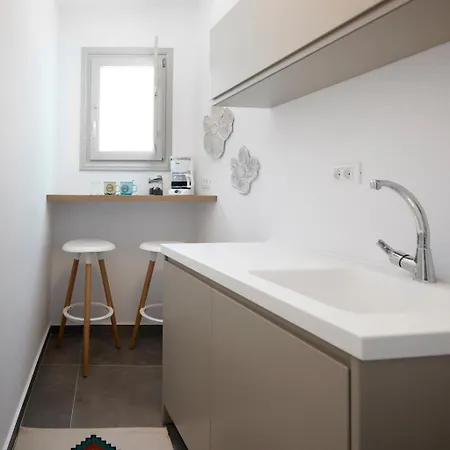 Villa W -foinikia - Luxury Cave - A Wonderful 2 Bedroom - Hot Tub Foinikiá