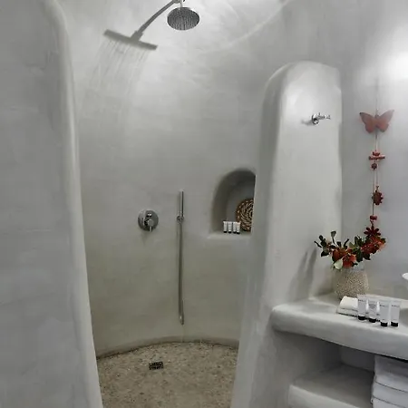 Mellow Luxury Cave Santorini Mellow Luxury Cave * Foinikia (Santorini)