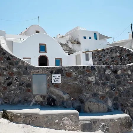 Mellow Luxury Cave Santorini Mellow Luxury Cave * Foinikia (Santorini)